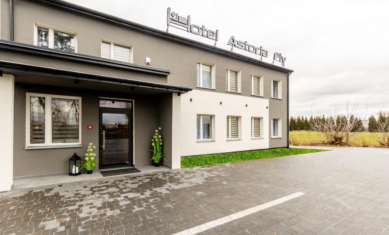 Astoria Fly Modlin Airport Aparthotel Pomiechowek Exterior photo